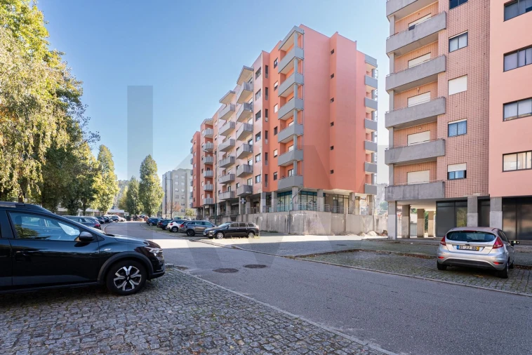 Apartamento T1 para Venda em Valongo Foto 23