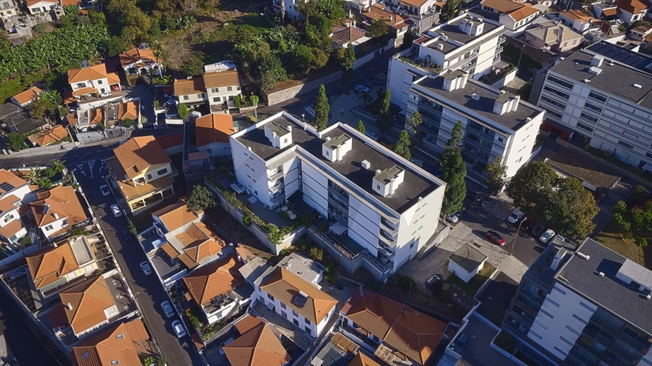Apartamento T2 para Arrendamento em Funchal (São Pedro) Foto 19