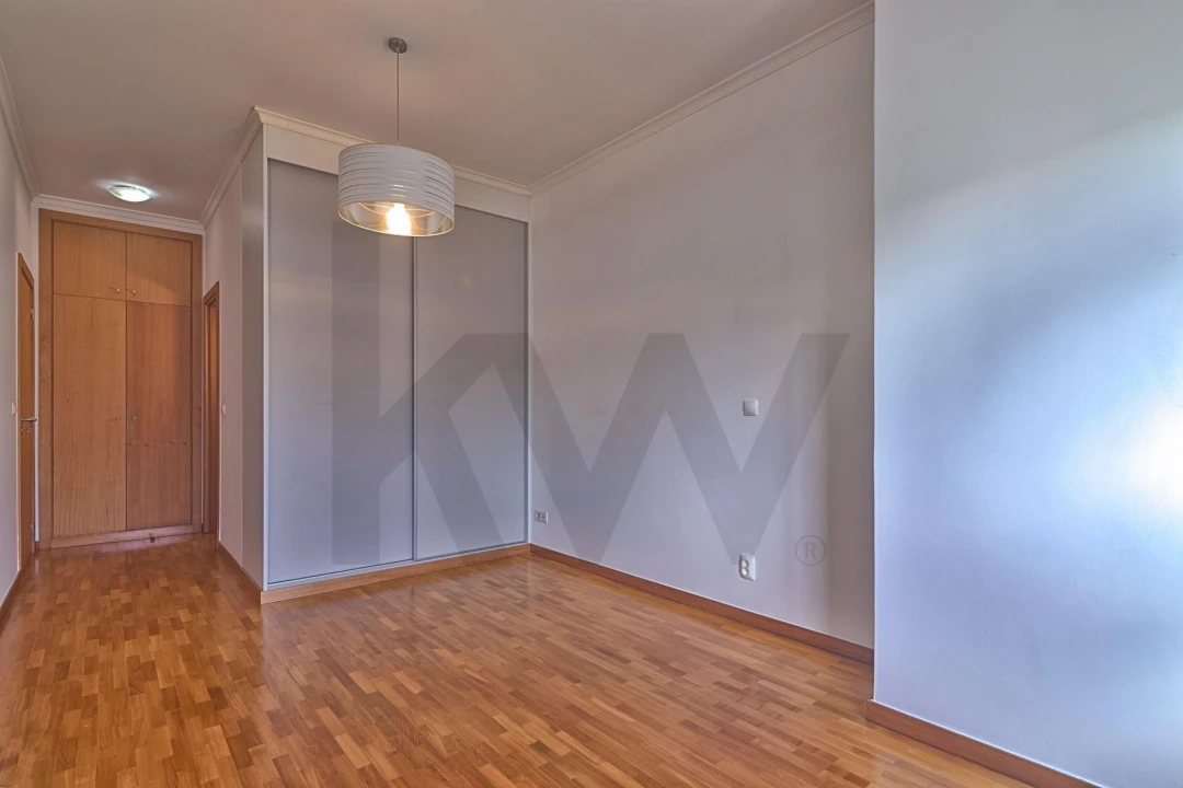 Apartamento T2 para Arrendamento em Funchal (São Pedro) Foto 9