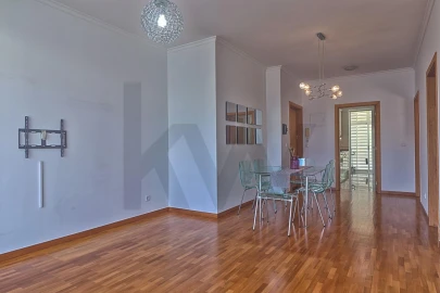 Apartamento T2 para Arrendamento em Funchal (São Pedro)