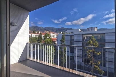 Apartamento T2 para Arrendamento em Funchal (São Pedro)