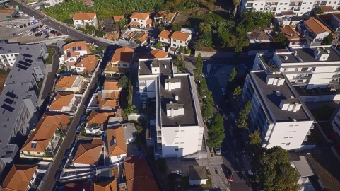 Apartamento T2 para Arrendamento em Funchal (São Pedro)