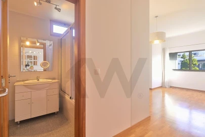 Apartamento T2 para Arrendamento em Funchal (São Pedro)