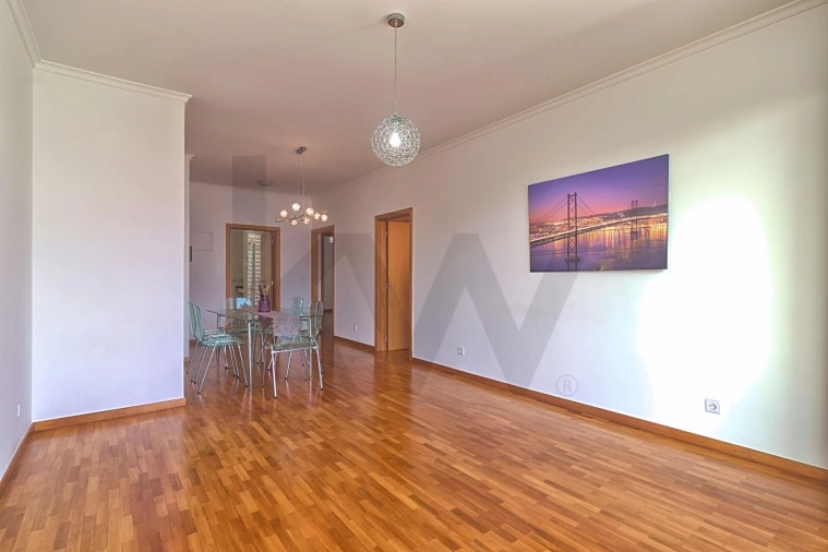 Apartamento T2 para Arrendamento em Funchal (São Pedro) Foto 2