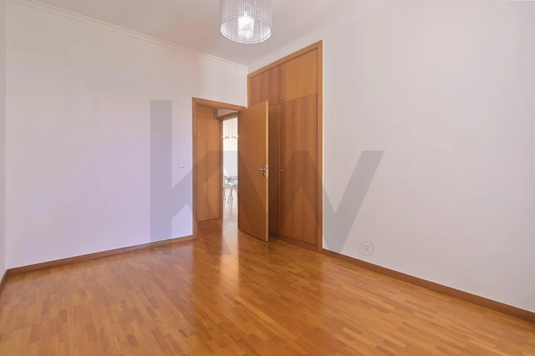 Apartamento T2 para Arrendamento em Funchal (São Pedro) Foto 12