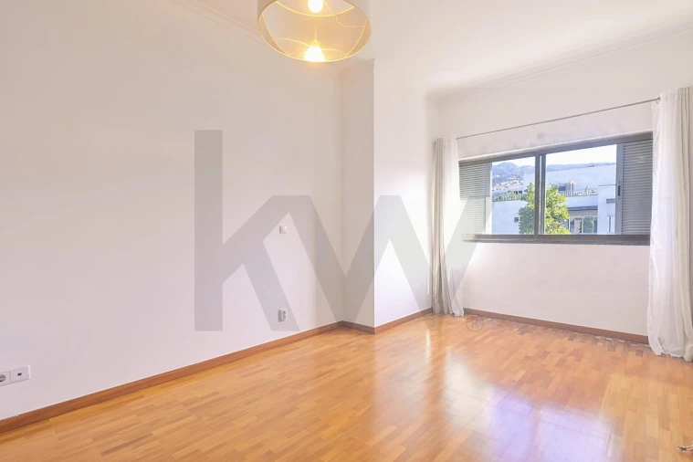 Apartamento T2 para Arrendamento em Funchal (São Pedro) Foto 8