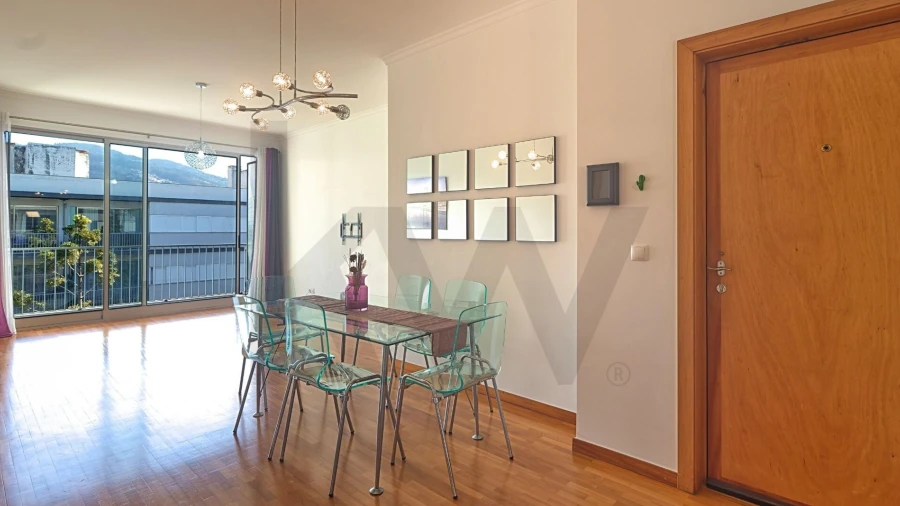 Apartamento T2 para Arrendamento em Funchal (São Pedro)