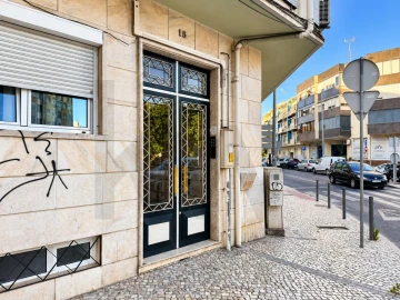 Apartamento T3 para Arrendamento em Almada, Cova da Piedade, Pragal e Cacilhas