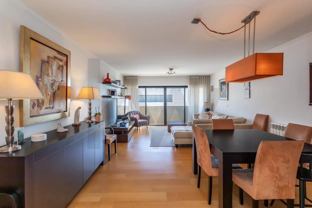 Apartamento T3 para Venda em Algés, Linda-A-Velha e Cruz Quebrada-Dafundo Foto 1