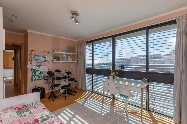 Apartamento T3 para Venda em Algés, Linda-A-Velha e Cruz Quebrada-Dafundo Foto 16