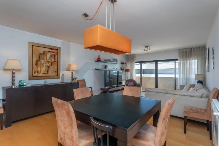 Apartamento T3 para Venda em Algés, Linda-A-Velha e Cruz Quebrada-Dafundo Foto 4
