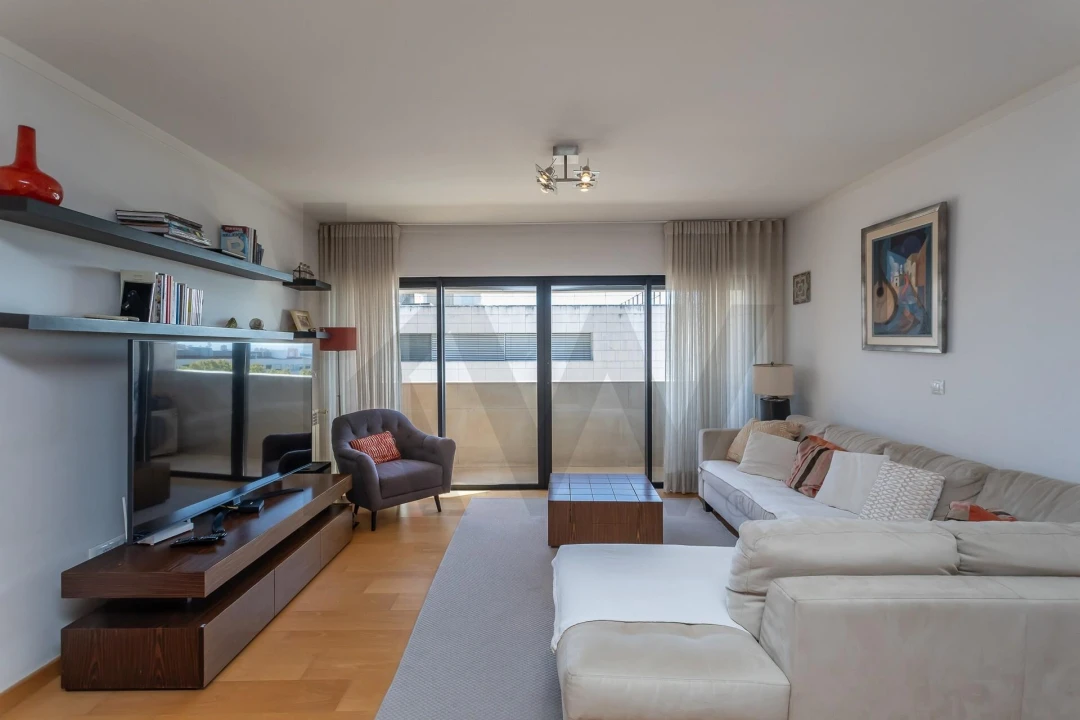 Apartamento T3 para Venda em Algés, Linda-A-Velha e Cruz Quebrada-Dafundo Foto 2