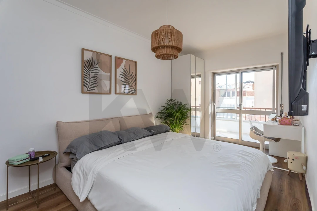 Apartamento T3 para Venda em Carcavelos e Parede Foto 12