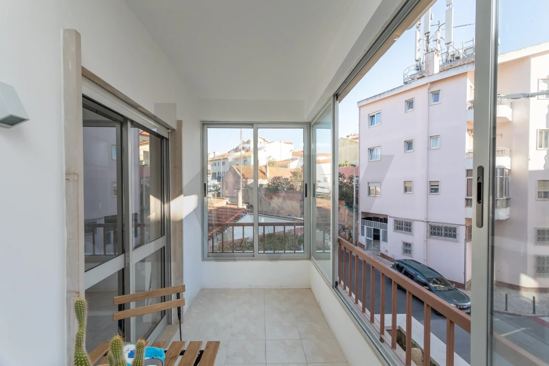 Apartamento T3 para Venda em Carcavelos e Parede Foto 27