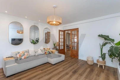 Apartamento T3 para Venda em Carcavelos e Parede