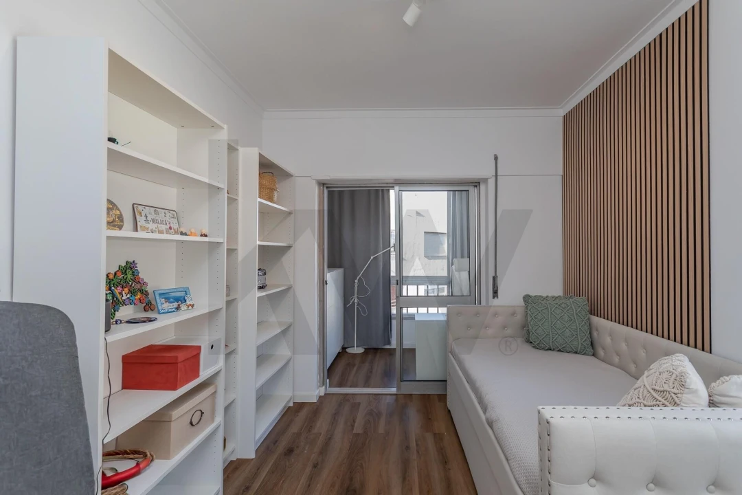 Apartamento T3 para Venda em Carcavelos e Parede Foto 15