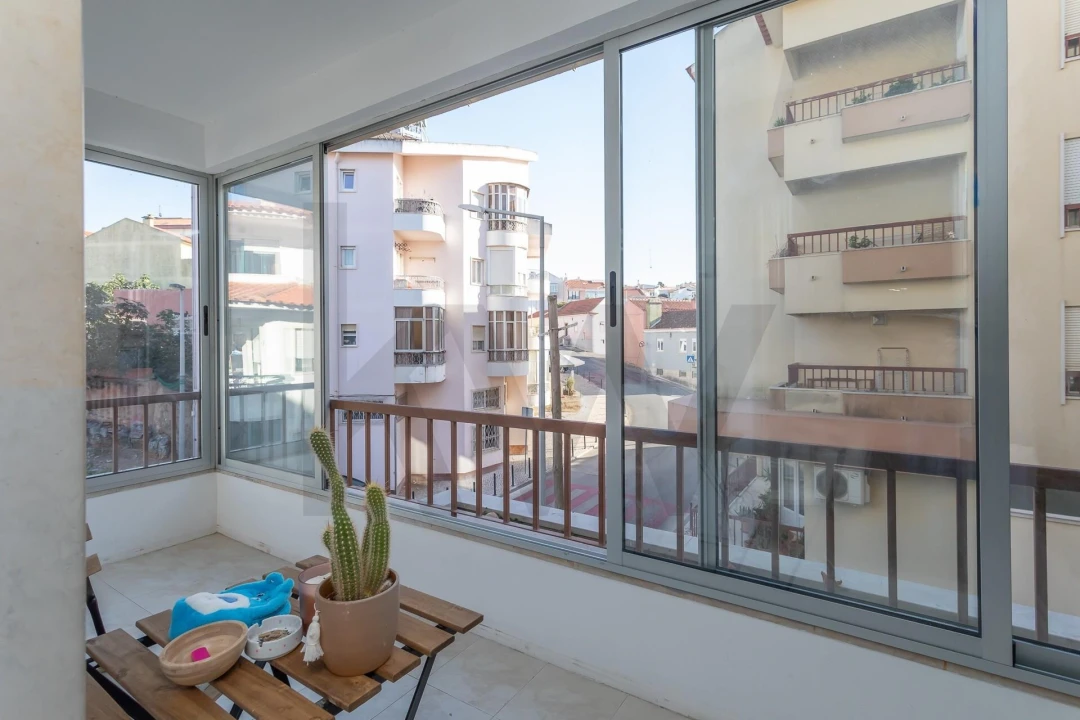 Apartamento T3 para Venda em Carcavelos e Parede Foto 26
