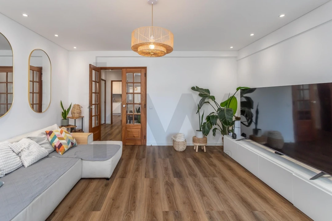 Apartamento T3 para Venda em Carcavelos e Parede Foto 2