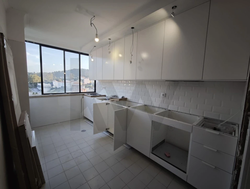 Apartamento T2 para Venda em Santo Antonio dos Olivais Foto 1