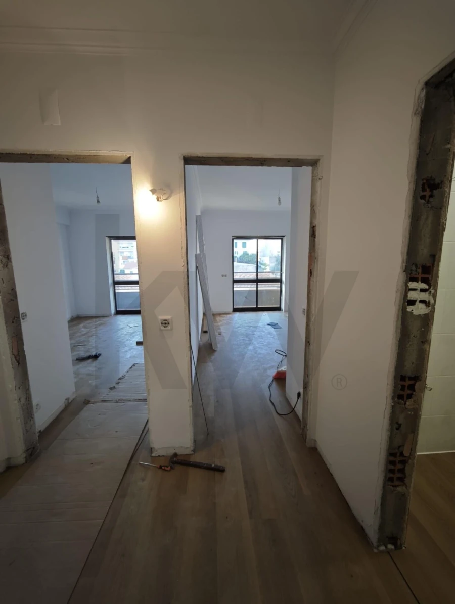 Apartamento T2 para Venda em Santo Antonio dos Olivais Foto 8