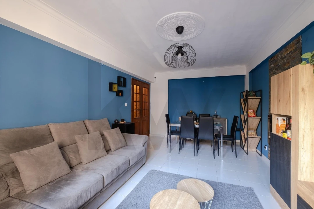 Apartamento T2 para Venda em Algueirão-Mem Martins Foto 1