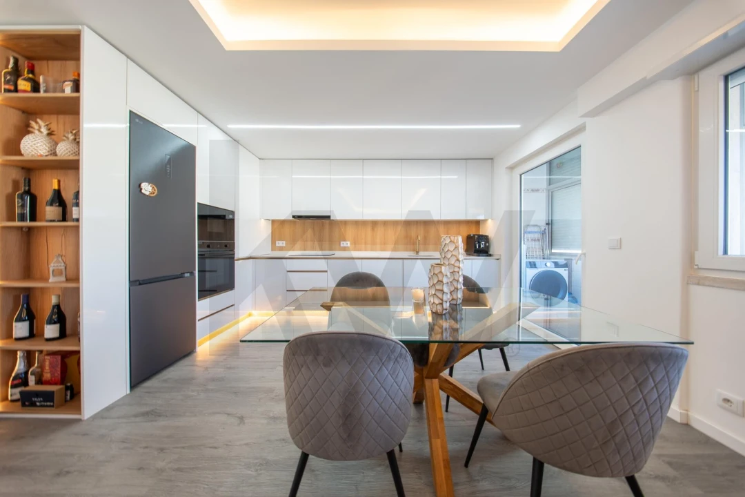 Apartamento T3 para Venda em Póvoa de Santo Adrião e Olival Basto Foto 1