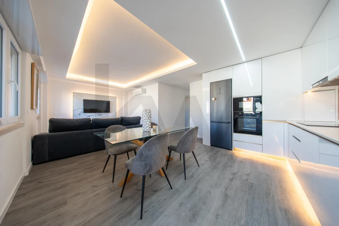 Apartamento T3 para Venda em Póvoa de Santo Adrião e Olival Basto Foto 5