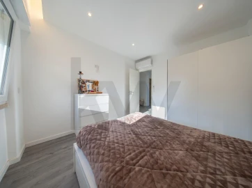 Apartamento T3 para Venda em Póvoa de Santo Adrião e Olival Basto