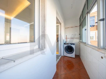 Apartamento T3 para Venda em Póvoa de Santo Adrião e Olival Basto