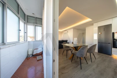 Apartamento T3 para Venda em Póvoa de Santo Adrião e Olival Basto