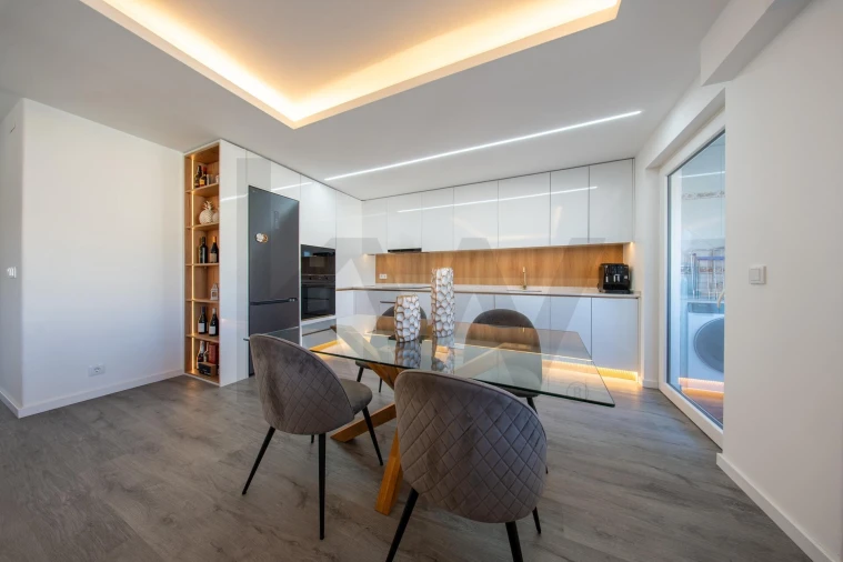 Apartamento T3 para Venda em Póvoa de Santo Adrião e Olival Basto Foto 3