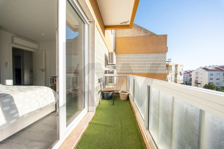 Apartamento T3 para Venda em Póvoa de Santo Adrião e Olival Basto Foto 12