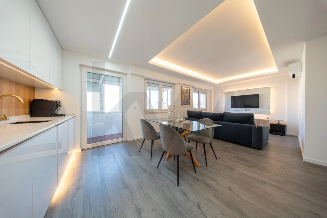 Apartamento T3 para Venda em Póvoa de Santo Adrião e Olival Basto Foto 4