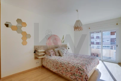 Apartamento T3 para Arrendamento em Rio de Mouro