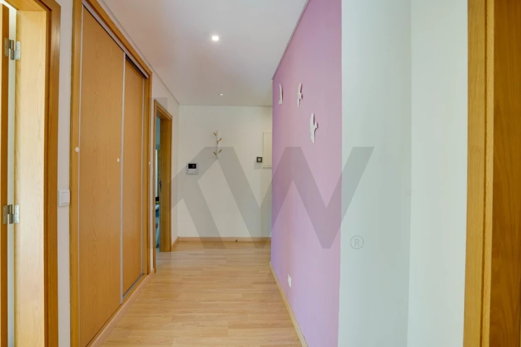 Apartamento T3 para Arrendamento em Rio de Mouro Foto 13