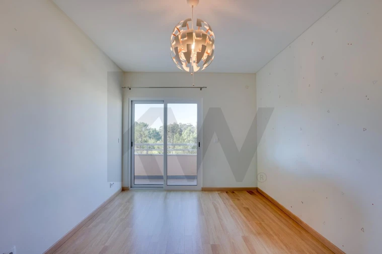Apartamento T3 para Arrendamento em Rio de Mouro Foto 6