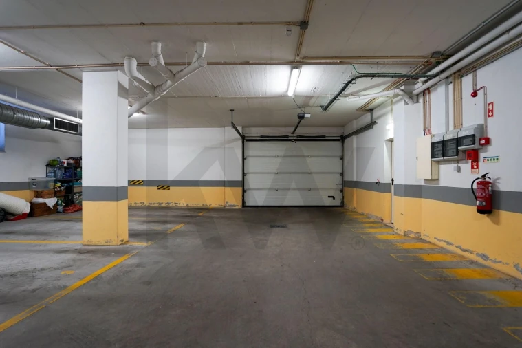 Apartamento T3 para Arrendamento em Rio de Mouro Foto 23