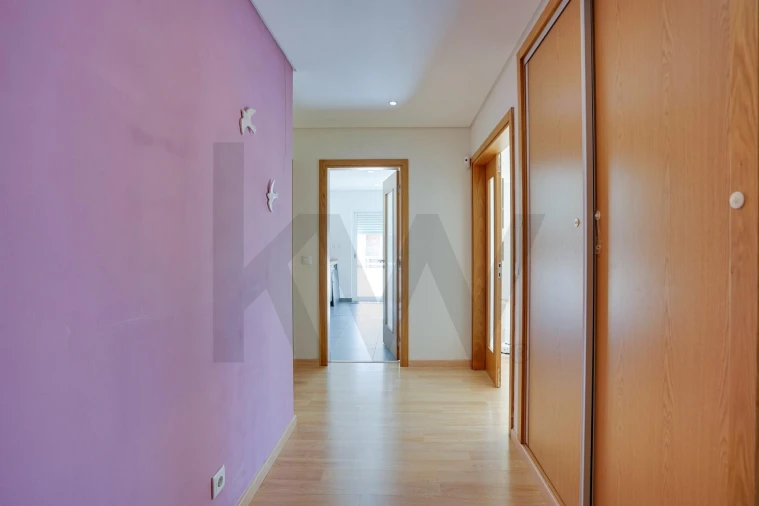 Apartamento T3 para Arrendamento em Rio de Mouro Foto 14