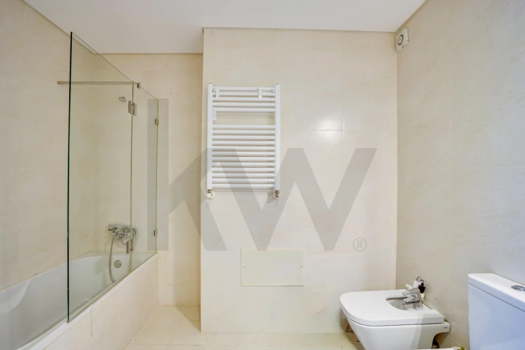 Apartamento T3 para Arrendamento em Rio de Mouro Foto 17