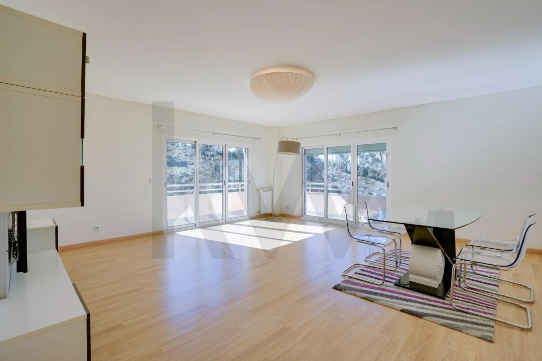 Apartamento T3 para Arrendamento em Rio de Mouro Foto 10