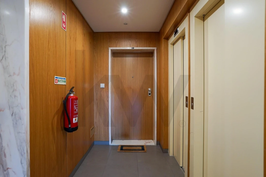 Apartamento T3 para Arrendamento em Rio de Mouro Foto 3