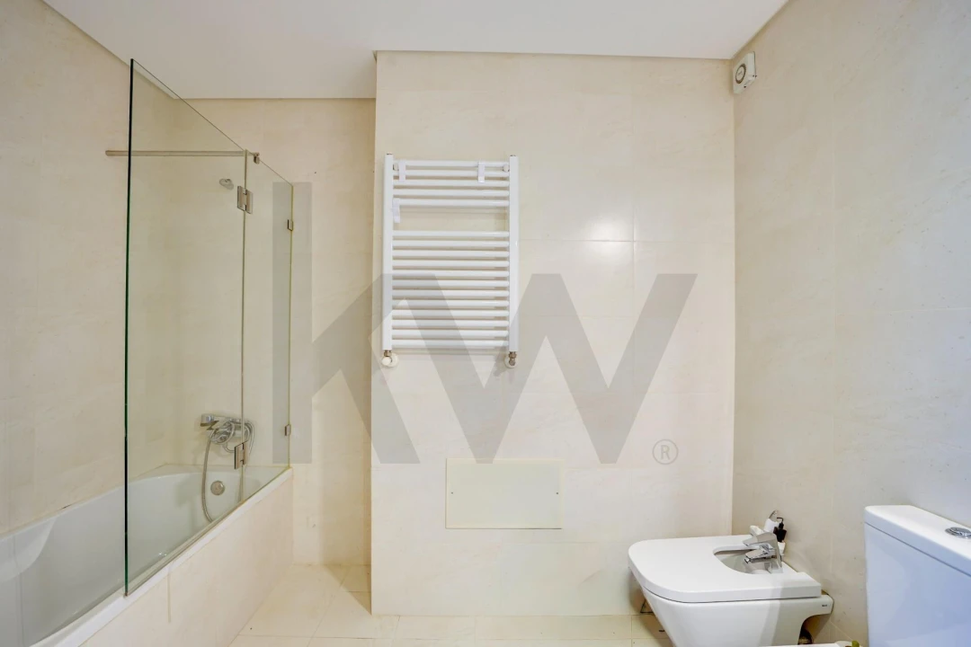 Apartamento T3 para Arrendamento em Rio de Mouro Foto 17