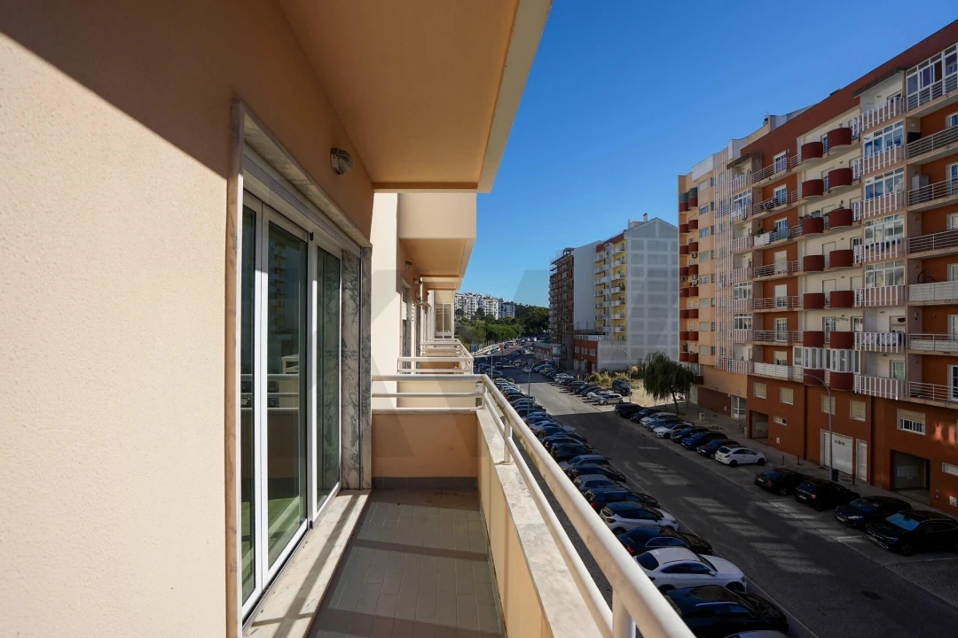 Apartamento T3 para Arrendamento em Rio de Mouro Foto 21