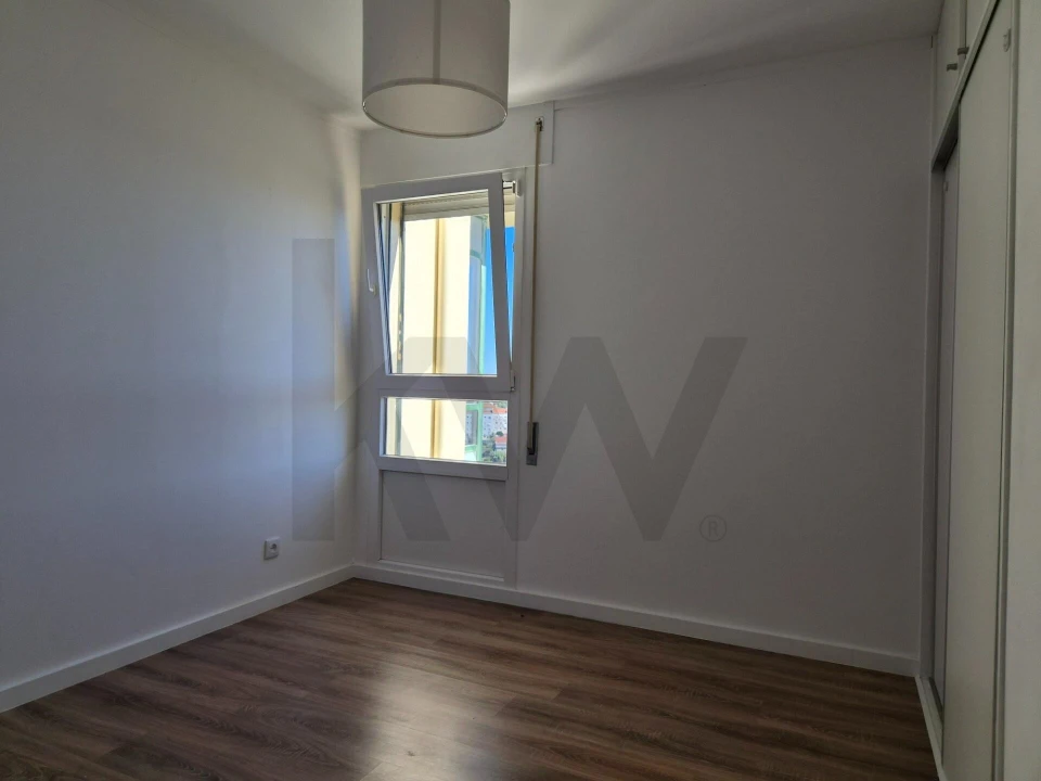 Apartamento T3 para Arrendamento em Massamá e Monte Abraão Foto 6