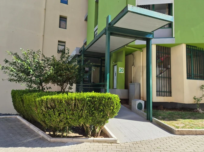 Apartamento T3 para Arrendamento em Massamá e Monte Abraão Foto 16