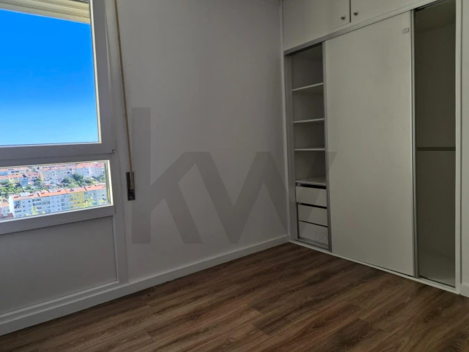 Apartamento T3 para Arrendamento em Massamá e Monte Abraão Foto 7