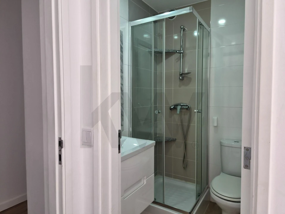 Apartamento T3 para Arrendamento em Massamá e Monte Abraão Foto 14