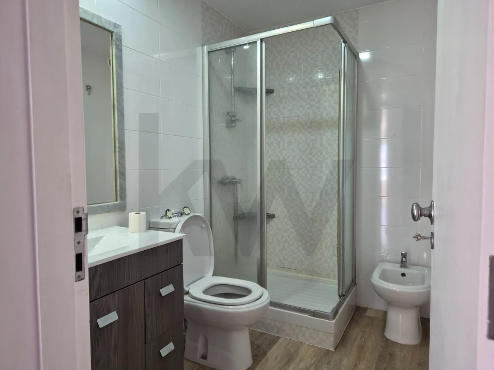 Apartamento T3 para Arrendamento em Massamá e Monte Abraão Foto 13