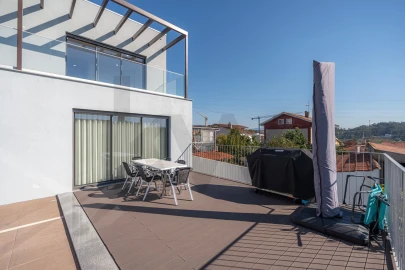 Moradia T4 para Venda em Santo Antonio dos Olivais