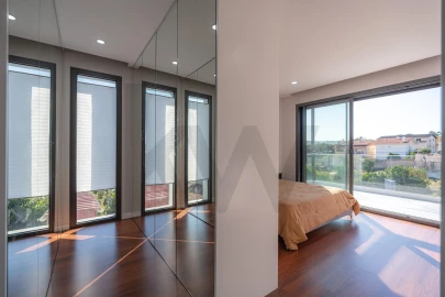 Moradia T4 para Venda em Santo Antonio dos Olivais